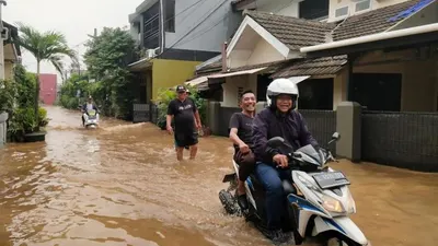 Kiriman Dari Bogor,  917 Rumah di Depok Terendam Banjir