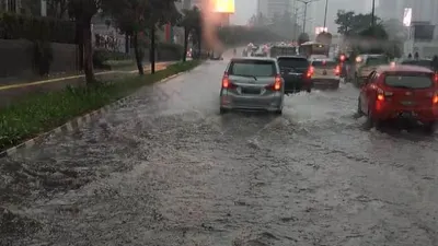 Hujan Deras, 19 Ruas Jalan Tergenang Banjir