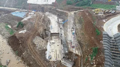 Bendungan Ciawi direncanakan memiliki volume tampung 6,05 juta m3 dan luas genangan 39.40 hektar dengan biaya pembangunan sebesar Rp 798,7 miliar.  (Biro Komunikasi Publik PUPR)