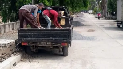 Betonisasi Tiga Ruas Jalan di Cakung Sudah 80 Persen