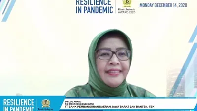 Direktur Keuangan & Manajemen Risiko bank bjb Nia Kania ketika menerima penghargaan Bisnis Indonesia Award (BIA) 2020 kategori The Most Resilience Bank secara virtual/Ayojakarta/Istimewa.