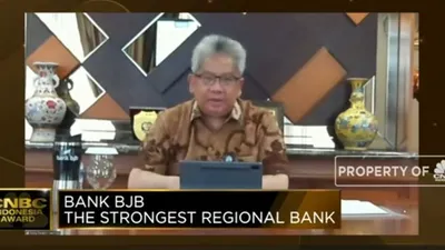 Rapor Kinerja Istimewa hantarkan bank bjb raih penghargaan The Strongest Regional Bank. (dok bjb)