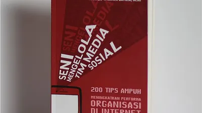 Dengan membaca buku-buku ini, kamu bisa mendapatkan makna kemerdekaan dan memperluas wawasan dan informasi kamu tentang perjuangan para tokoh meraih kemerdekaan Indonesia. (Unsplash.com/Sharon McCutcheon)