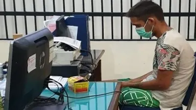 Markelov Maksim ditahan di ruang Detensi Imigrasi Kelas I Denpasar. (Foto: Istimewa/via Beritabali.com))