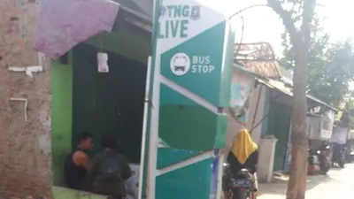 Kondisi bus stop di Jalan Teuku Umar/Antara