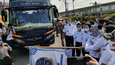 Badan Pengelola Transportasi Jabodetabek (BPTJ) meluncurkan layanan bus Jabodetabek Residence Connection (JRC) di Stasiun Bogor, Senin (3/8/2020). (Ayobogor/Husnul Khatimah)
