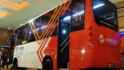 Lima Bus Minitrans Dioperasikan ke Stasiun LRT Pegangsaan Dua