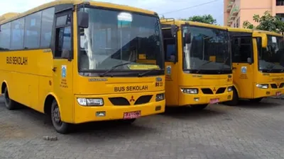 50 unit bus sekolah dikerahkan Pemprov DKI Jakarta untuk mengurai kepadatan di KRL. (dok Pemprov DKI)