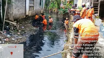 Suku Dinas Sumber Daya Air Jakarta ngebut mengoptimalkan pengerukan Kali Cakung Lama untuk mengantisipasi banjir yang kerap melanda di kawasan sekitar kali tersebut/dok: utara.jakarta.go.id