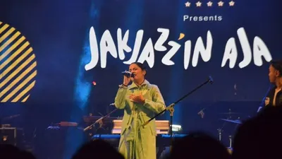 Penyanyi R&B, Cantika Abigail, mengaku bangga dapat berkolaborasi dengan Barry Likumahuwa dan Margie Segers yang sudah lama berkecimpung di dunia musik jazz. (Ayojakarta.com/Hendy Dinata)