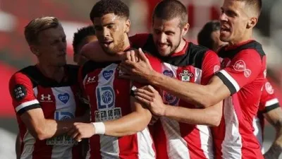 Para pemain Southampton merayakan gol Che Adams (kedua kiri) ke gawang Manchester City dalam lanjutan Liga Inggris di St Mary's Stadium  Frank Augstein / POOL / AFP