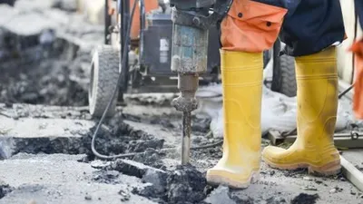 Warga Keluhkan Polusi Pembangunan Trotoar Cikini