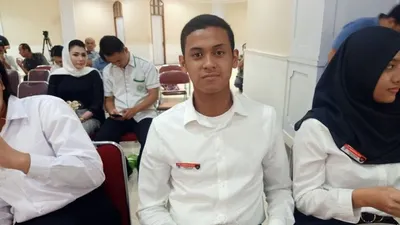 Cucu Kapolri Jenderal Tito Karnavian, Rangga Wibrata Mahardika, berpose usai mengikuti kegiatan pelatihan Paskibraka tingkat nasional di Auditorium Wisma Kemenpora Jakarta, Jumat (26/7/2019). (ANTARA/Andi Firdaus)