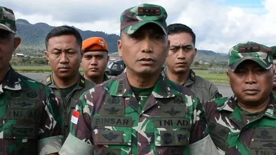 Komandan Korem 172/PWY Kolonel Inf J. Binsar Parluhutan Sianipar (Pendam XVII/Cenderawasih)