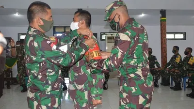 Penyematan tanda peserta Posko-I Kodim 1707/Merauke “Anim Ti Waninggap-XIV Tahun 2020 (Penrem 174/ATW)