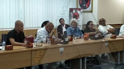 Sambil Menangis, Seniman Sebut Punya Gubernur Tak Mengerti Kebudayaan