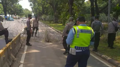 Ada Demo di Gedung DPR, Transjakarta Alihkan Beberapa Koridor dan Rute. Simak Jalurnya!