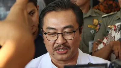 Ketua Rumpun Kuratif Gugus Tugas Penanganan Covid-19 Jatim, dr Joni Wahyuhadi. [Suara.com/Dimas Angga P]