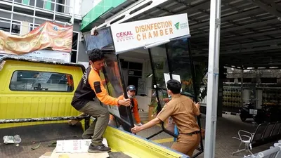 Dompet Dhuafa bekerjasama dengan Ninja Xpress menghadirkan bilik disinfektan (disinfection chamber) ke 10 titik fasilitas umum.  (Dok. Dompet Dhuafa)