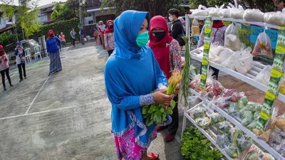 Gerakan Donasi Lauk dan Sayur di RW 10 Gang Kelor, Kelurahan Menteng, Kecamatan Bogor Barat, Kota Bogor. (Ayobogor.com/Husnul Khatimah)