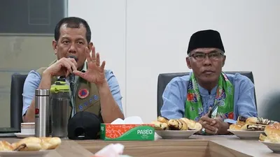 Kepala BNPB, Doni Monardo, dan  Kepala Pelaksana Harian BPBD DKI Jakarta, Subejo. (Dok. BNPB)