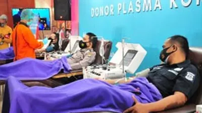 Kegiatan donor plasma konvalesen oleh anggota Polda Metro Jaya/dok: pmidkijakarta.or.id