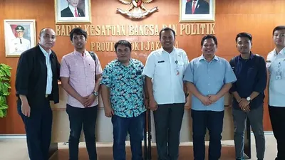 Kepala Sub Bidang Organisasi Kemasyarakatan Bakesbangpol DKI, Eliazer Hutapea saat menerima audiensi DPD GAMKI DKI Jakarta