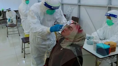 Anggota DPRD Kota Cirebon menjalani tes swab (Ayocirebon.cm/Erika Lia)