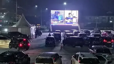 sebagai ilustrasi. Bekasi menyelenggarakan bioskop drive in di masa pandemi.   Foto: Shelbi Asrianti/Republika