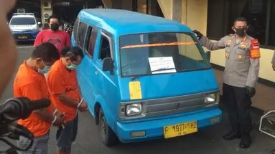 Dua pelaku perampokan terhadap perawat di Depok ditangkap petugas. [Suara.com/Supriyadi]