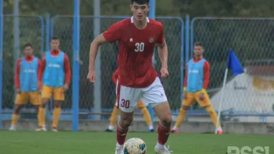 Elkan Baggot menjalani debut saat Timnas U-19 beruji coba lawan Makedonia Utara. (dok PSSI)