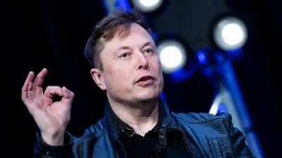 Elon Musk, pendiri SpaceX, saat berbicara dalam acara Satelit 2020 di Washington Convention Center (9/3/2020), Washington, D.C. Amerika Serikat. NASA berikan kontrak untuk tiga perusahaan luar angkasa termasuk yang dimiliki Elon Musk (SpaceX), dan Jeff Bezos (Blue Origin dan Dynetics) [AFP/Brendan Smialowski].