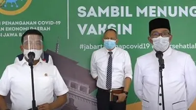 Gubernur Jawa Barat Ridwan Kamil menerima kunjungan Kepala Staf Kepresidenan RI, Moeldoko di Gedung Pakuan Kota Bandung, Jumat (4/12/2020). (dok)