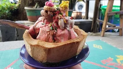 Es krim batok Galawi di Jalan KH Wahid Hasyim, Slawi, Kabupaten Tegal. (Ayotegal/Lilisnawati)