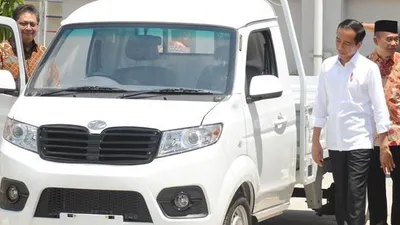 Presiden Joko Widodo melihat dan meresmikan pabrik mobil Esemka/Antara