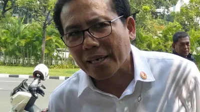 Jurubicara Presiden Jokowi, Fadjroel Rachman di Monas, Jakarta, Selasa (3/12/2019) (Ayojakartacom/Aprilia Rahapit)