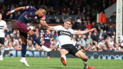 Aksi Pierre-Emerick Aubameyang saat Fulham vs Arsenal di Liga Inggris. (Foto: Catherine Ivill/Getty Images)