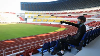 Gubernur Jateng, Ganjar Pranowo meninjau Stadion Jatidiri, Rabu (17/6/2020). (ist)