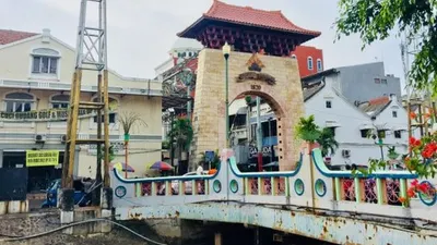 Gapura menuju Pusat Perbelanjaan Pasar Baru/Kumparan