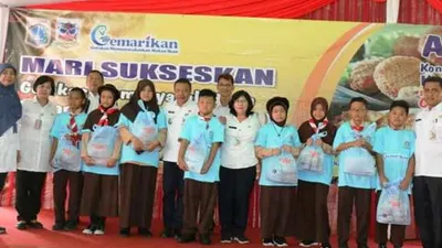 Murid SD di Grogol Petamburan mengikuti kampanye Gemarikan yang digelar Sudin KPKP Jakbar/barat.jakarta.go.id