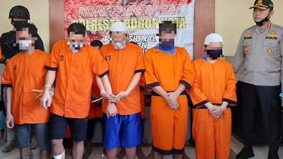 Polisi tangkap  lima anggota geng motor yang menjarah sebuah bengkel di Kecamatan Bogor Selatan. (ayobogor/Husnul Khatimah)