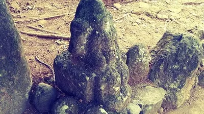 Patung Kaji Sela di area Taman Goa Sunyaragi, Kota Cirebon, yang dulunya merupakan arca Dewa Siwa.