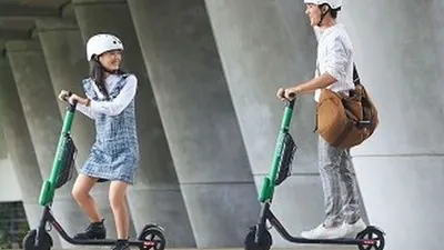 Polda Metro Jaya menekankan bahwa otopet atau skuter listrik hanya boleh beroperasi di area-area tertentu yang diizinkan seperti kawasan Gelora Bung Karno, Senayan, Jakarta Pusat. (Ilustrasi: Grab.com)