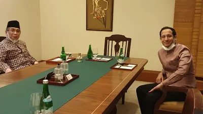 Mendikbud Nadiem Makarim beremu dengan Katib Aam PBNU KH Yahya Cholil Staquf/istimewa