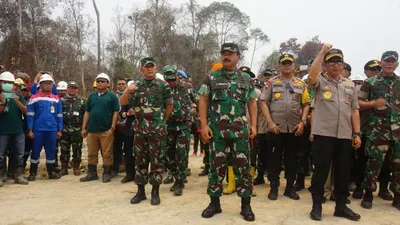 Pantau Titik Api di Riau, TNI Terbangkan Drone Saat Malam