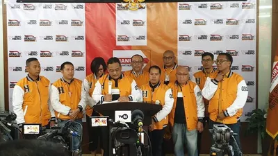 Ketua DPP Partai Hanura Benny Ramdhani saat konferensi pers di DPP Partai Hanura, Menteng, Jakarta Pusat, Senin (16/12/2019)