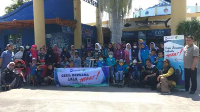 PT Espay Debit Koe (Dana) bersama Dompet Dhuafa mengajak anak penderita kanker berkeliling ke Seaworld Ancol, Minggu (16/02/2020). (Ayojakarta.com/Hendy Dinata)