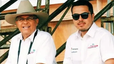 Helmy Sungkar dan putranya, Rifat Sungkar (Instagram/@rifato)