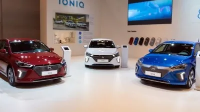 Pabrik Hyundai di Cikarang mulai memproduksi mobil listrik pada 2021. Foto: Mobil listrik Hyundai Ioniq dipamerkan di Brussels, Belgia pada Januari 2018. [Shutterstock]