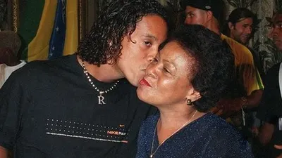 Positif Covid-19, Ibunda Ronaldinho Jalani Perawatan Intensif